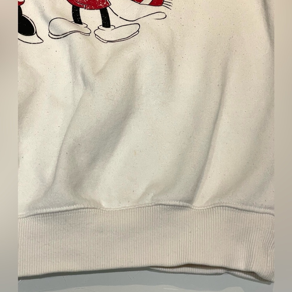 H&M x Disney Mickey and Minnie Mouse Christmas Crewneck Sweatshirt - Picture 9 of 10